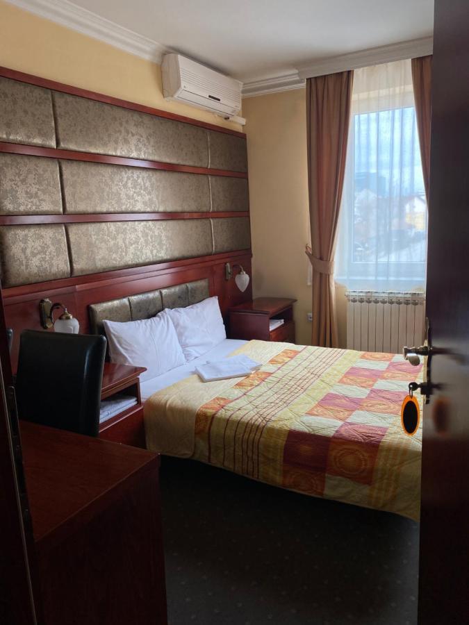 Hotel Kamel Banja Luka Esterno foto